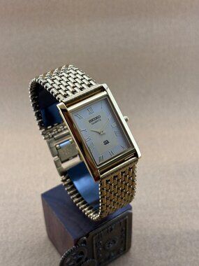 RARE WHITE GOLD Seiko Vintage slim men's Wristwatch
